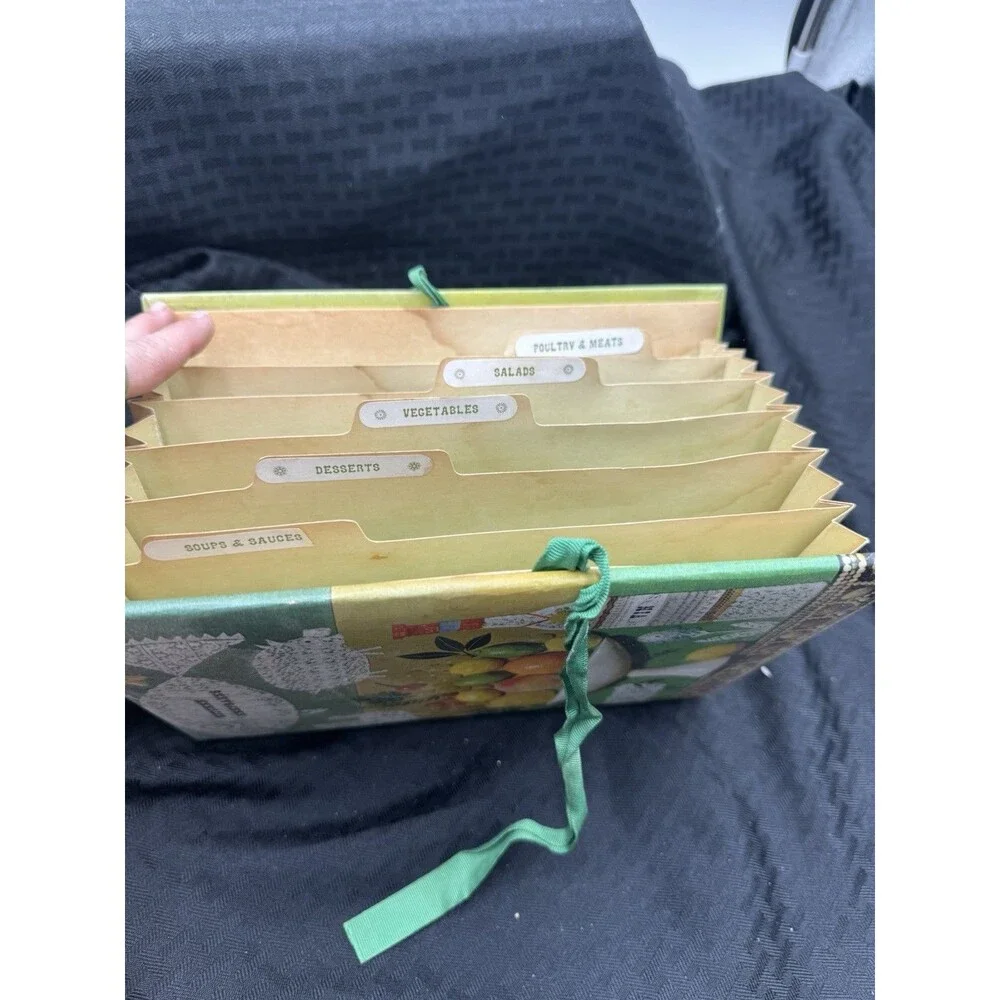Vintage Hallmark Kitchen Keepsakes Recipe Collection Accordion File Book 1970s